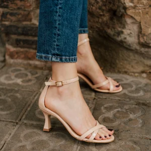 SANDALIA ESPERANZA PIEL EFECTO CHAROL NUDE TACÓN 6CM